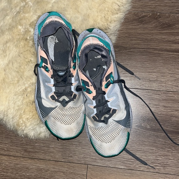 EUC Nike Pegasus Trail 2 - Women’s - Picture 5 of 7